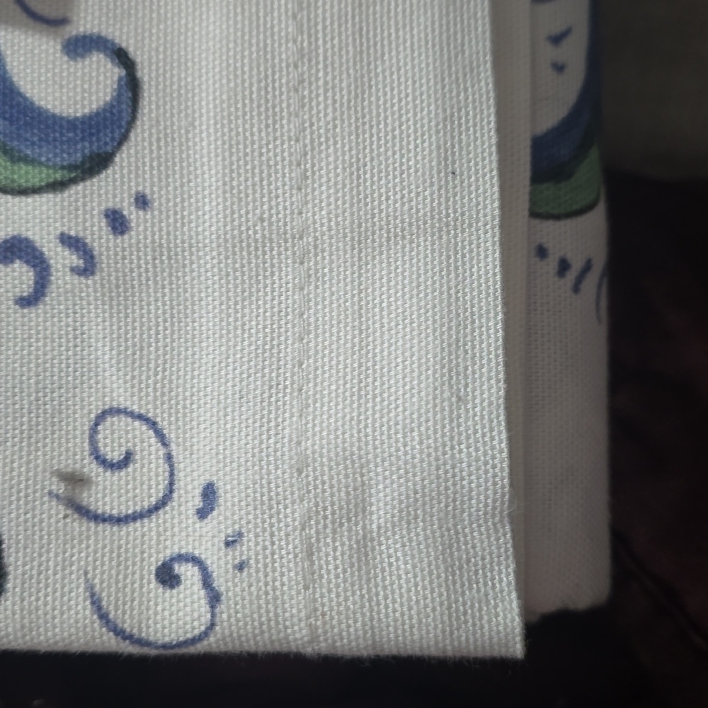 Sur La Table Deruta-Style Tablecloth, Retail Price $179.95 USD,Size 108"L x 67"W - Picture 10 of 10